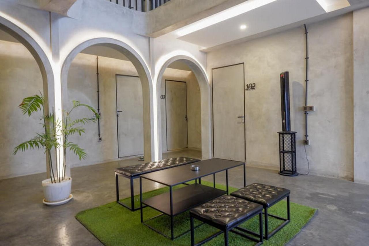 RedDoorz Plus near Kawasan Sam Poo Kong Semarang Zewnętrze zdjęcie