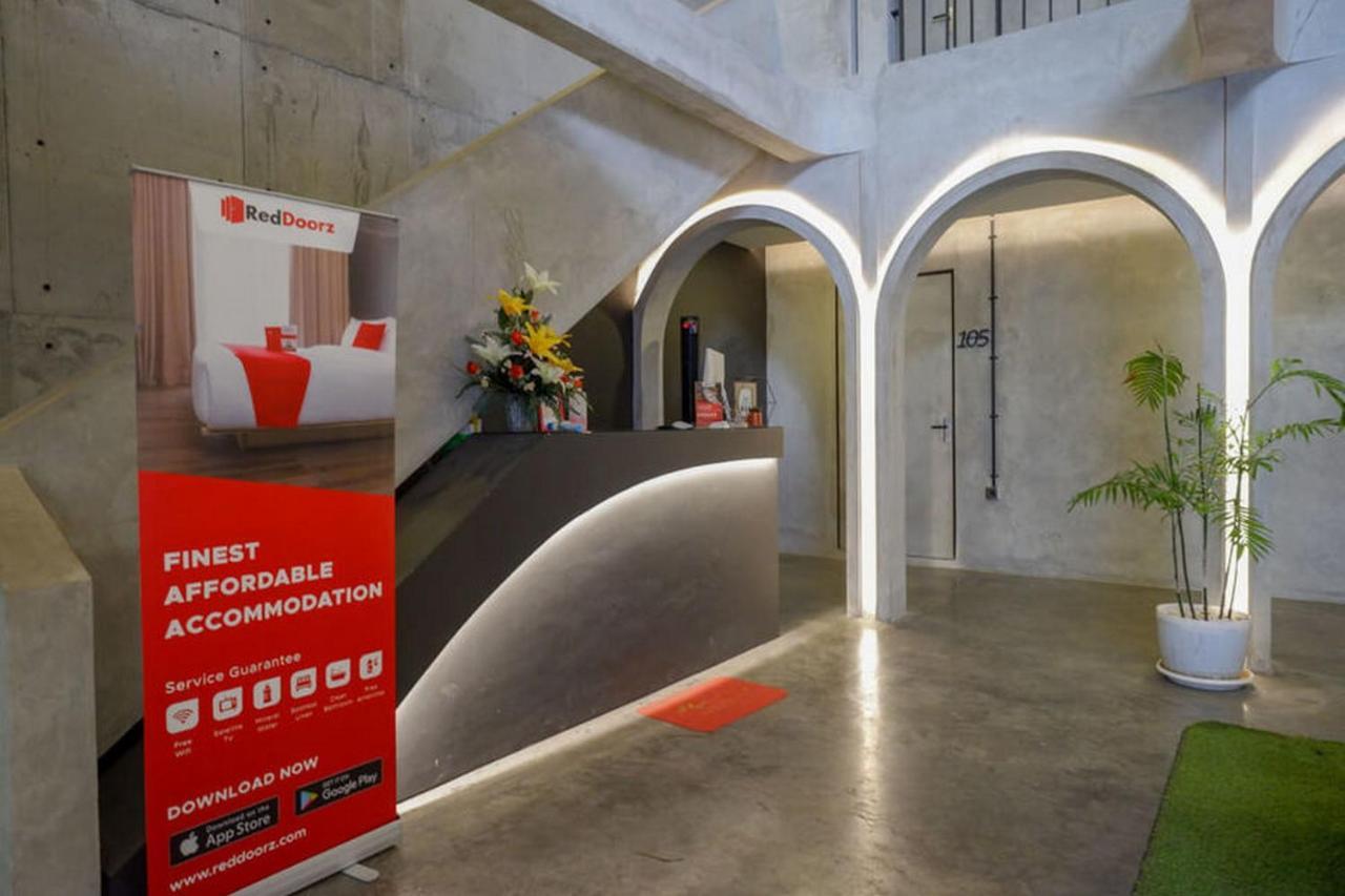 RedDoorz Plus near Kawasan Sam Poo Kong Semarang Zewnętrze zdjęcie