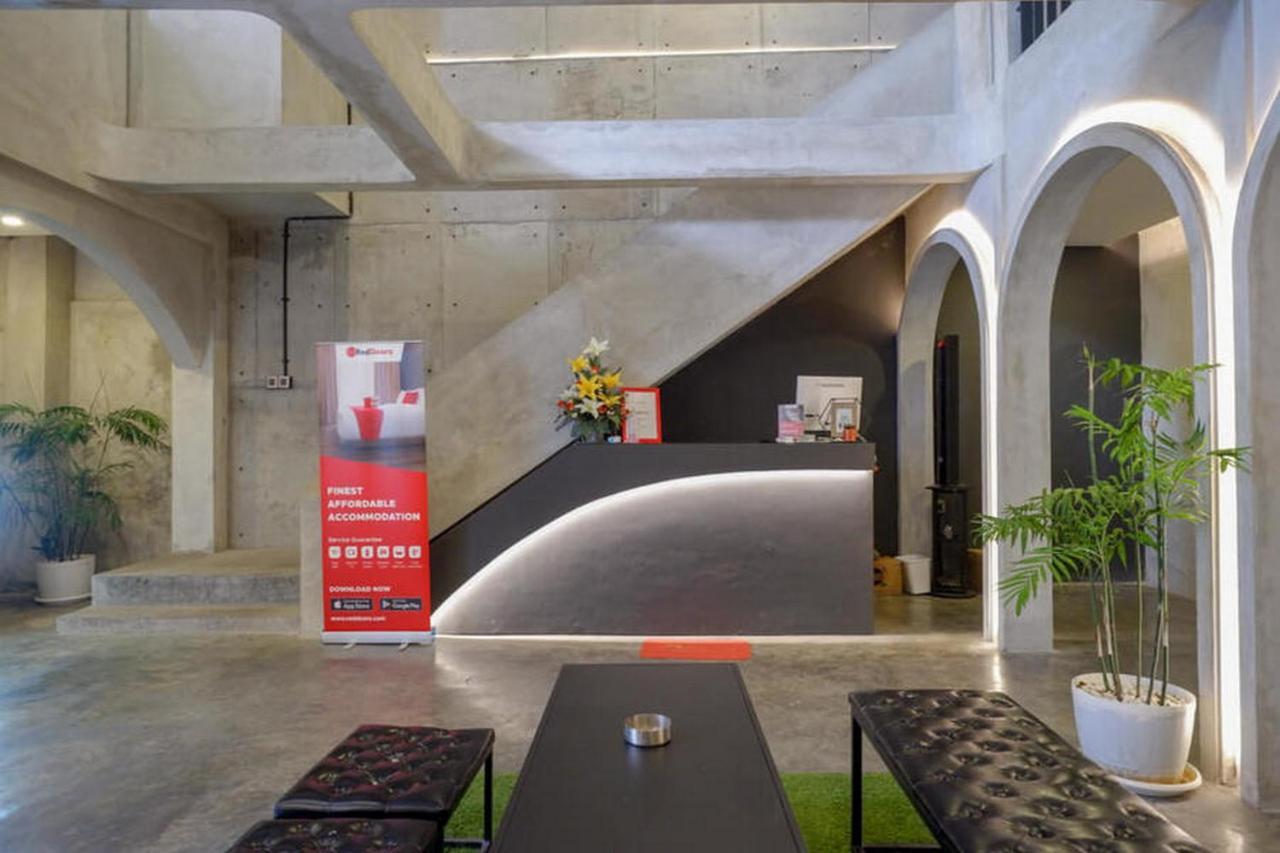 RedDoorz Plus near Kawasan Sam Poo Kong Semarang Zewnętrze zdjęcie