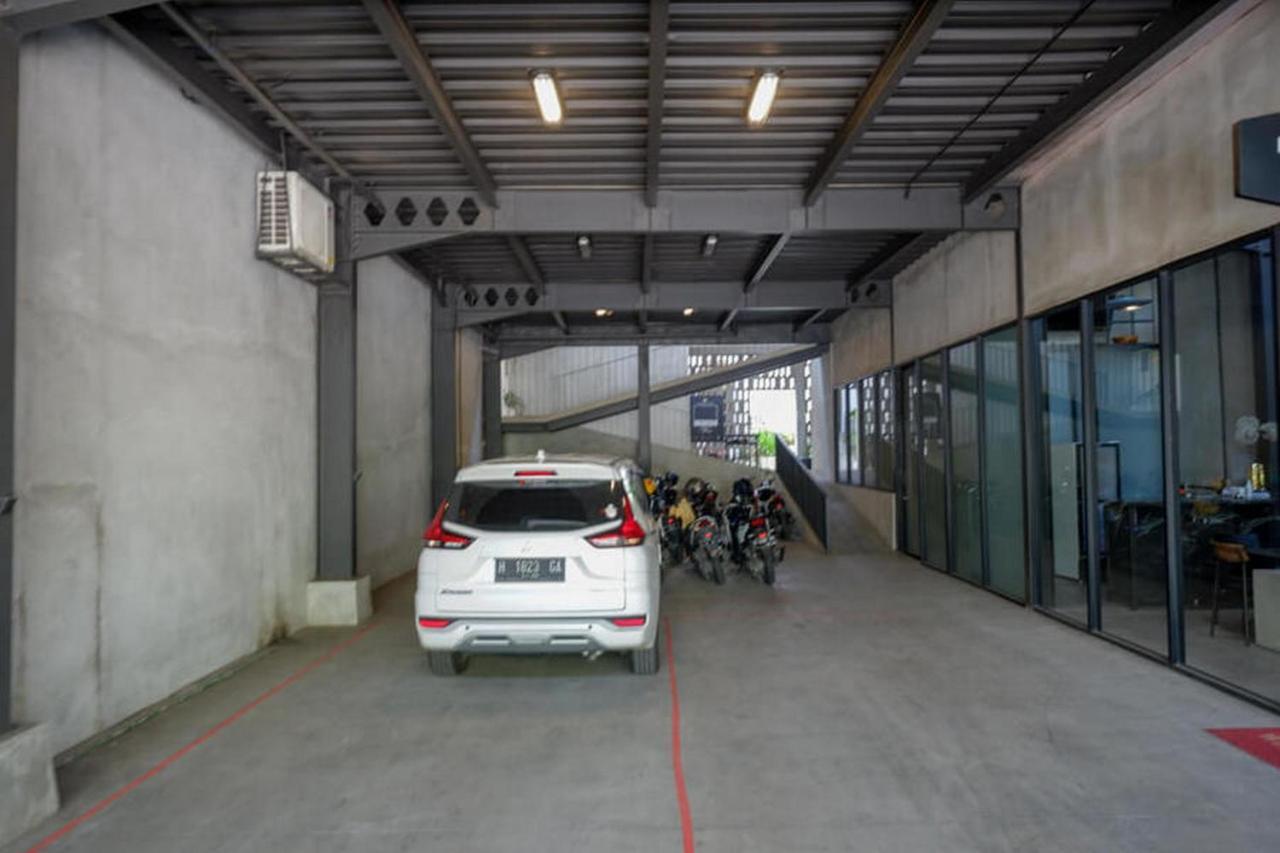 RedDoorz Plus near Kawasan Sam Poo Kong Semarang Zewnętrze zdjęcie