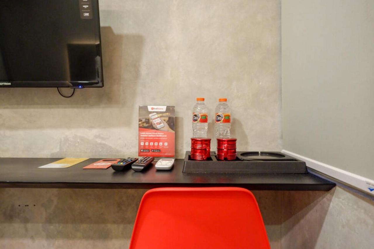 RedDoorz Plus near Kawasan Sam Poo Kong Semarang Zewnętrze zdjęcie
