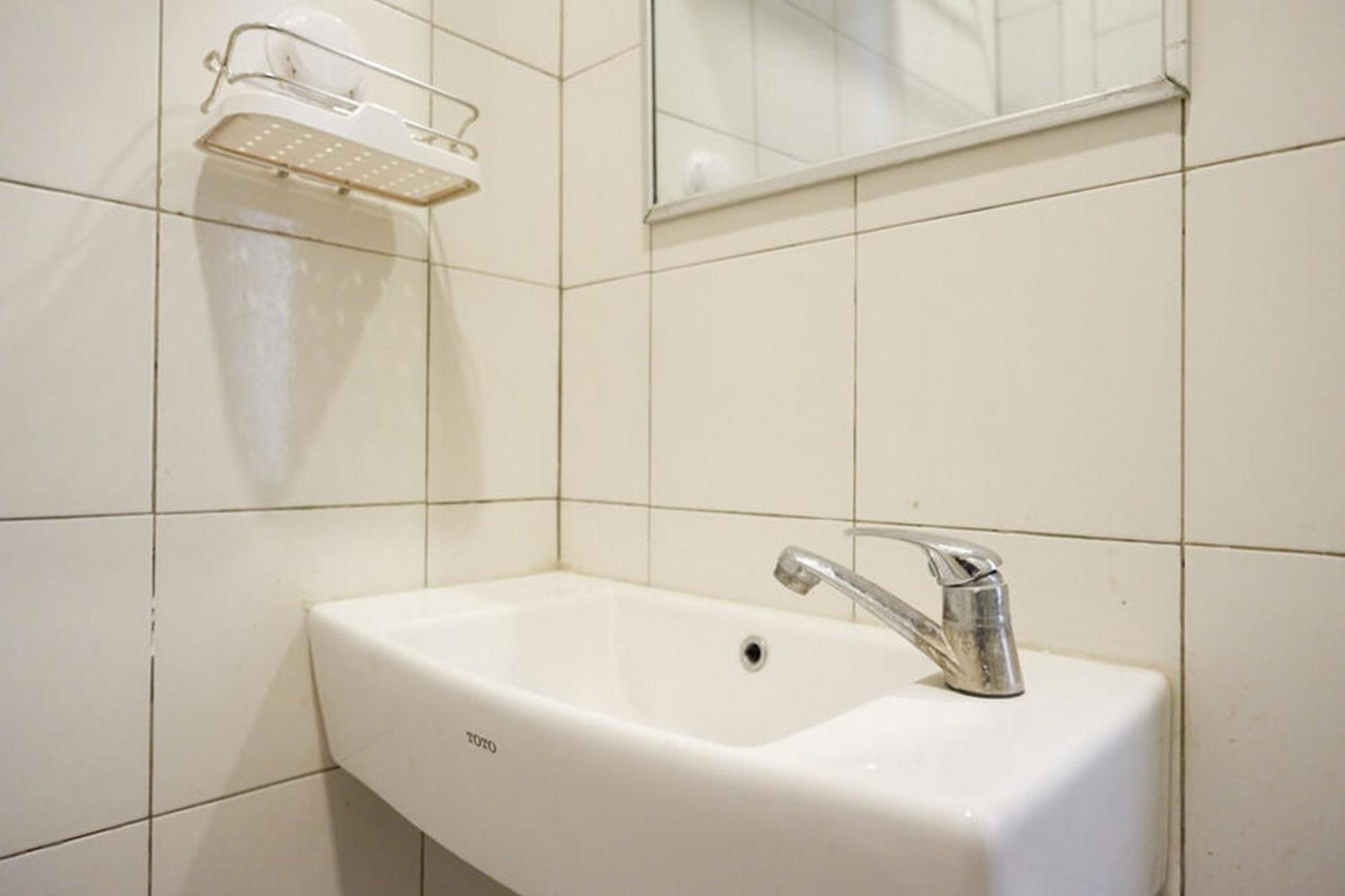 RedDoorz Plus near Kawasan Sam Poo Kong Semarang Zewnętrze zdjęcie