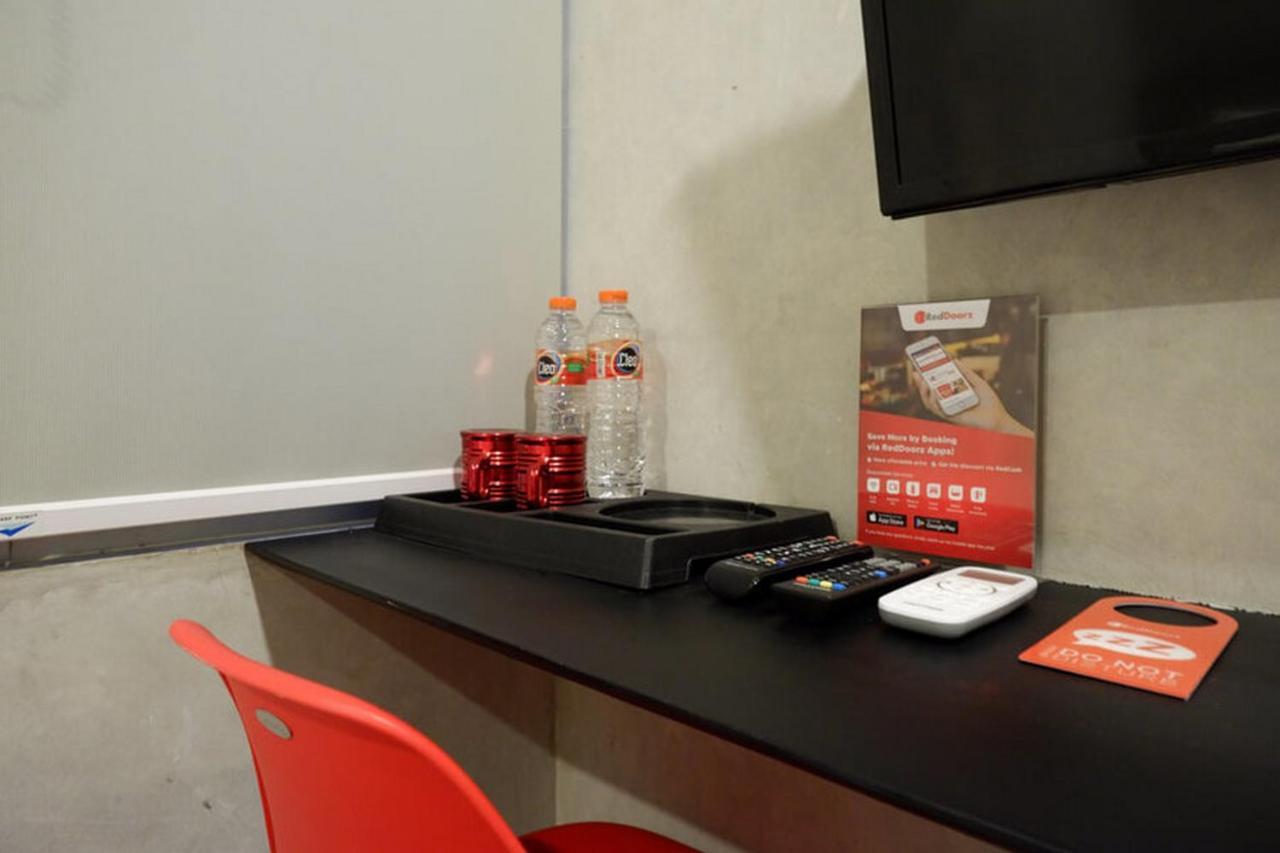 RedDoorz Plus near Kawasan Sam Poo Kong Semarang Zewnętrze zdjęcie