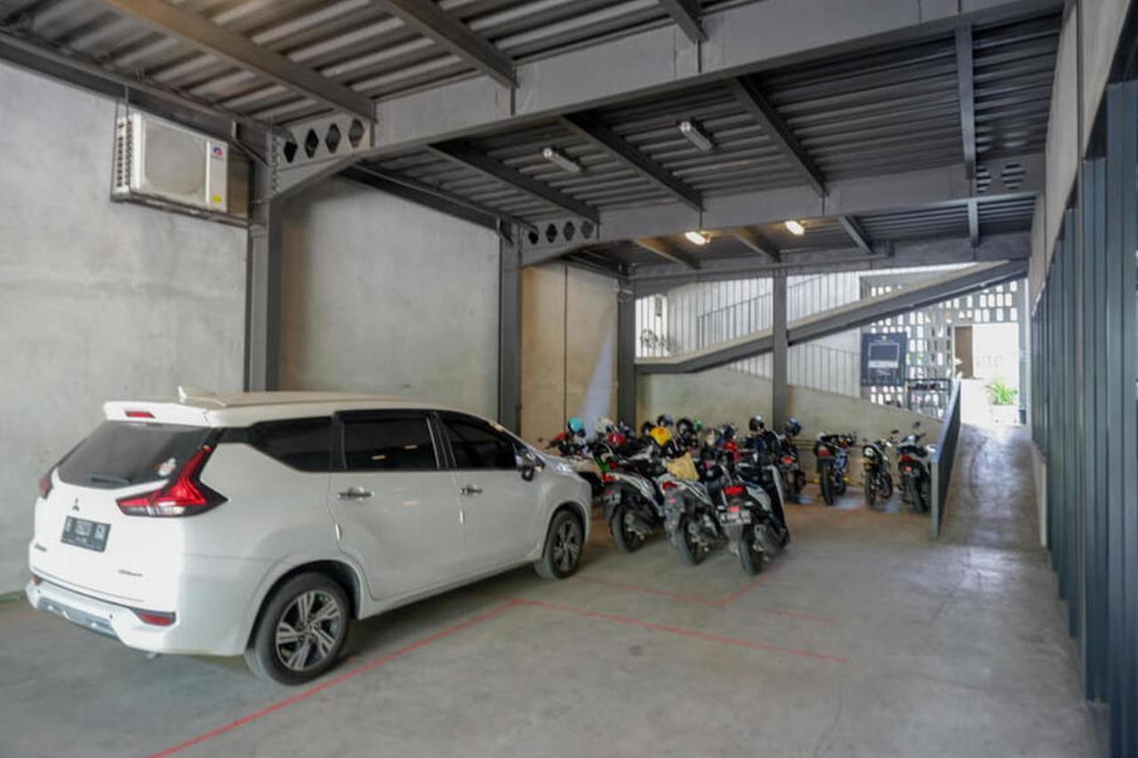 RedDoorz Plus near Kawasan Sam Poo Kong Semarang Zewnętrze zdjęcie