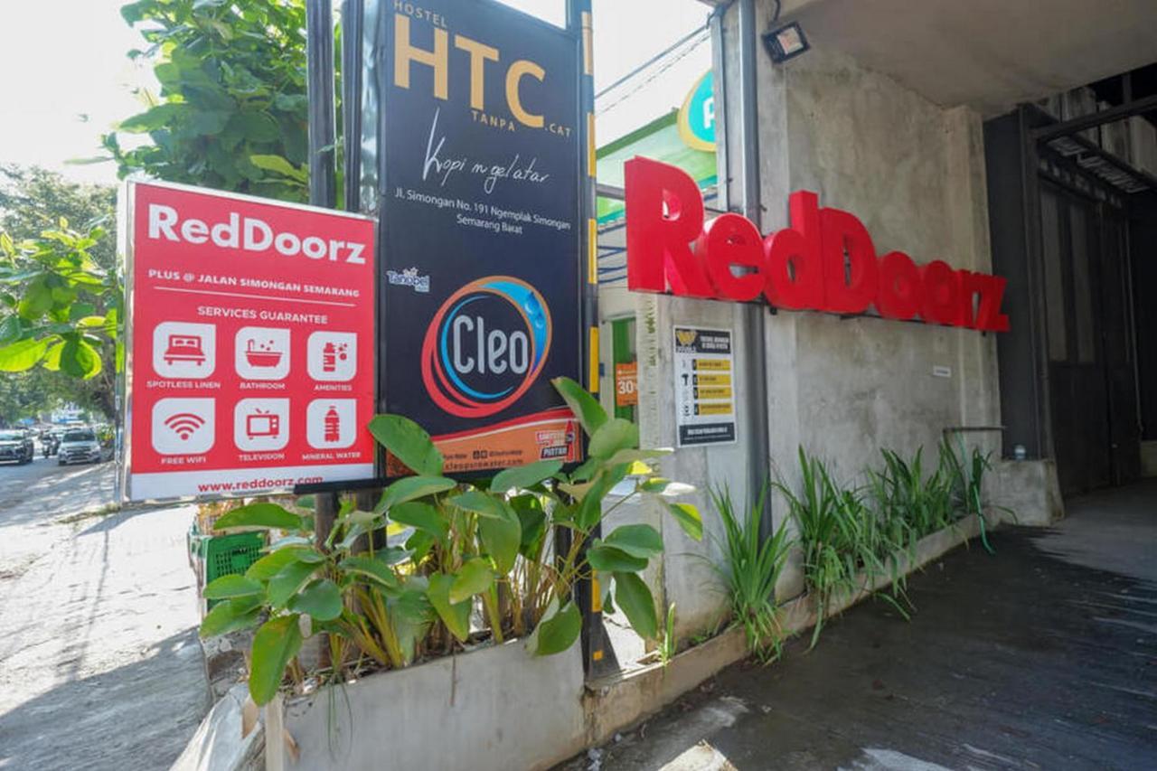 RedDoorz Plus near Kawasan Sam Poo Kong Semarang Zewnętrze zdjęcie