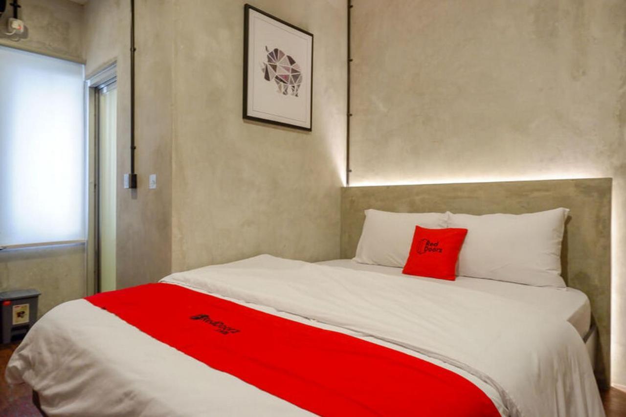 RedDoorz Plus near Kawasan Sam Poo Kong Semarang Zewnętrze zdjęcie